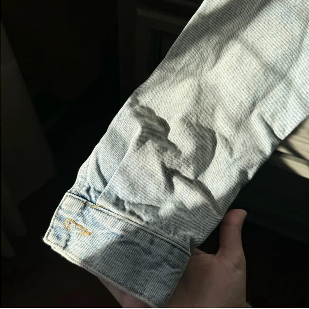 BDG Cropped Denim Jacket - Picture 3 of 4